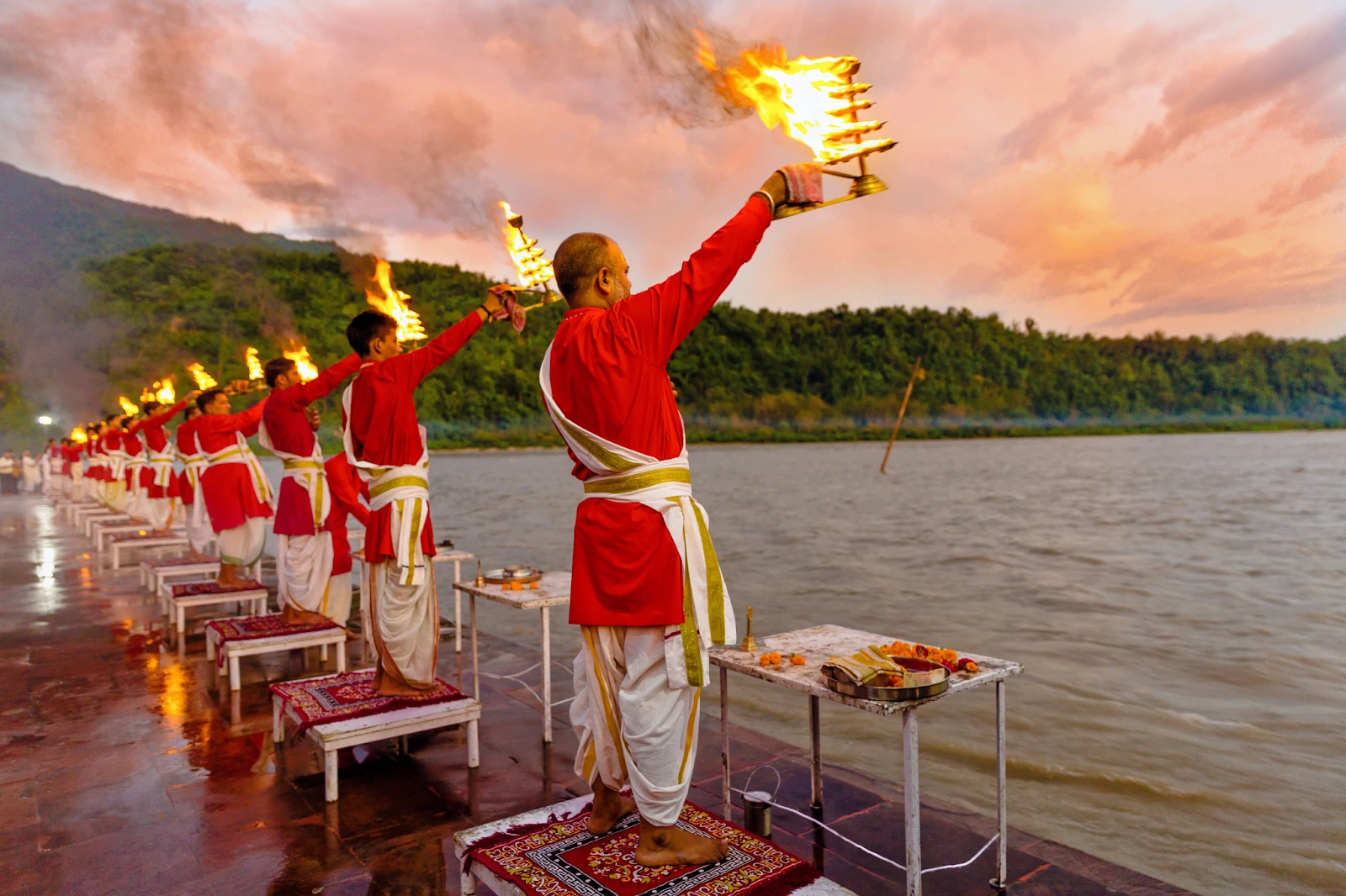 Rishikesh's Triveni Ghat: Triveni Ghat Ganga Aarti